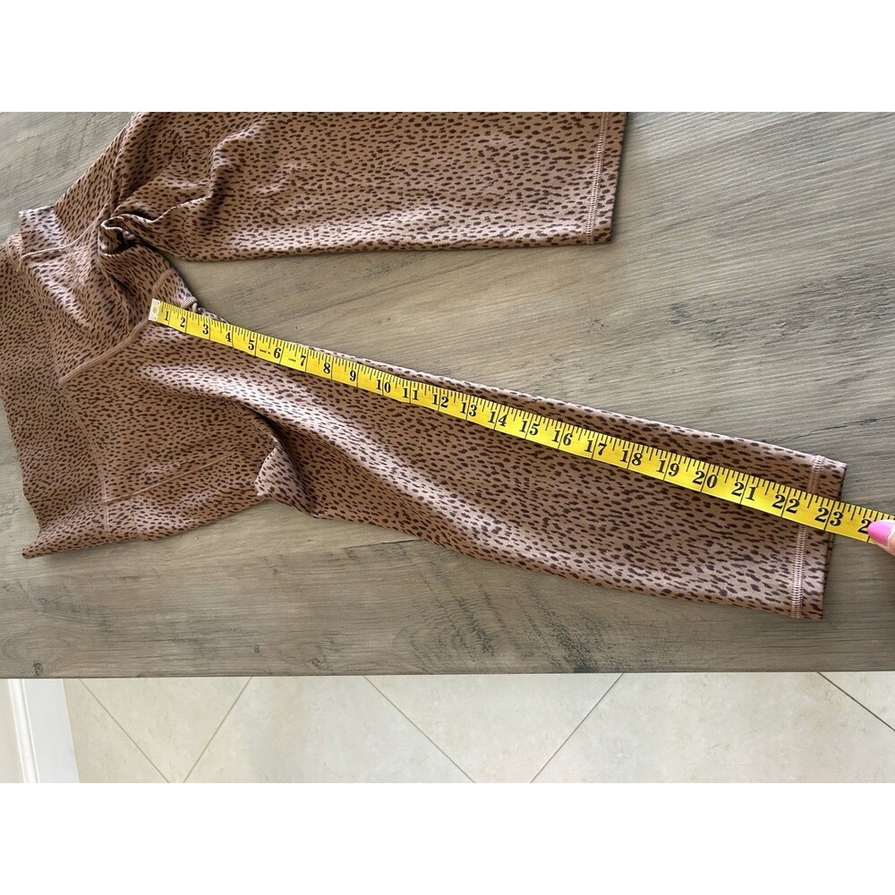 Athleta Salutation Stash Pocket II Printed 7/8 Tight Women's Sz S Animal Print - Picture 3 of 6